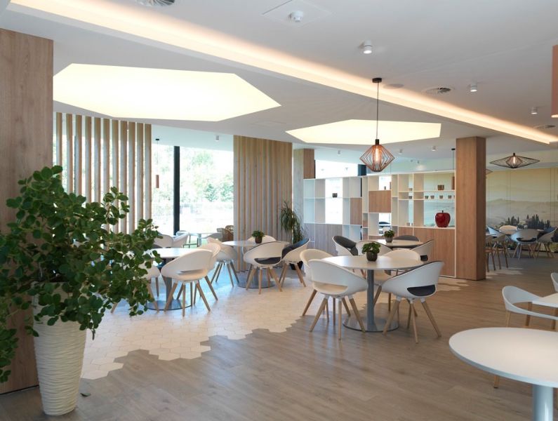 Buitenkans: Erkende assistentieflat centraal gelegen te Knokke in een luxueus, modern nieuwbouwproject Cypres. foto 10