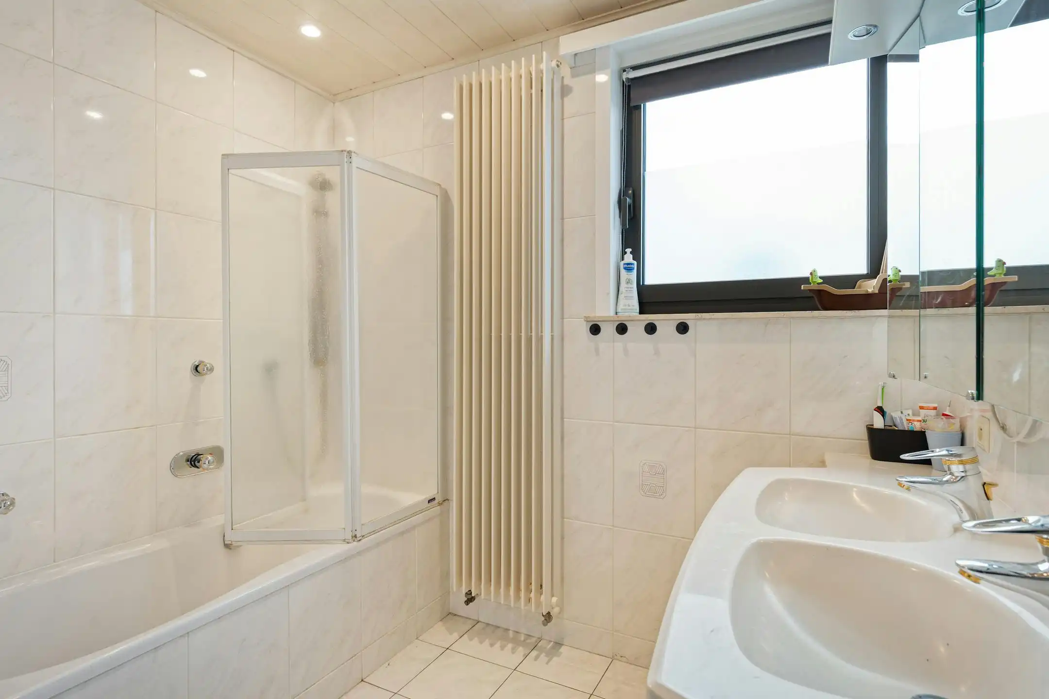 Gezinswoning met 3 slaapkamers en ruime garage op topligging foto 15