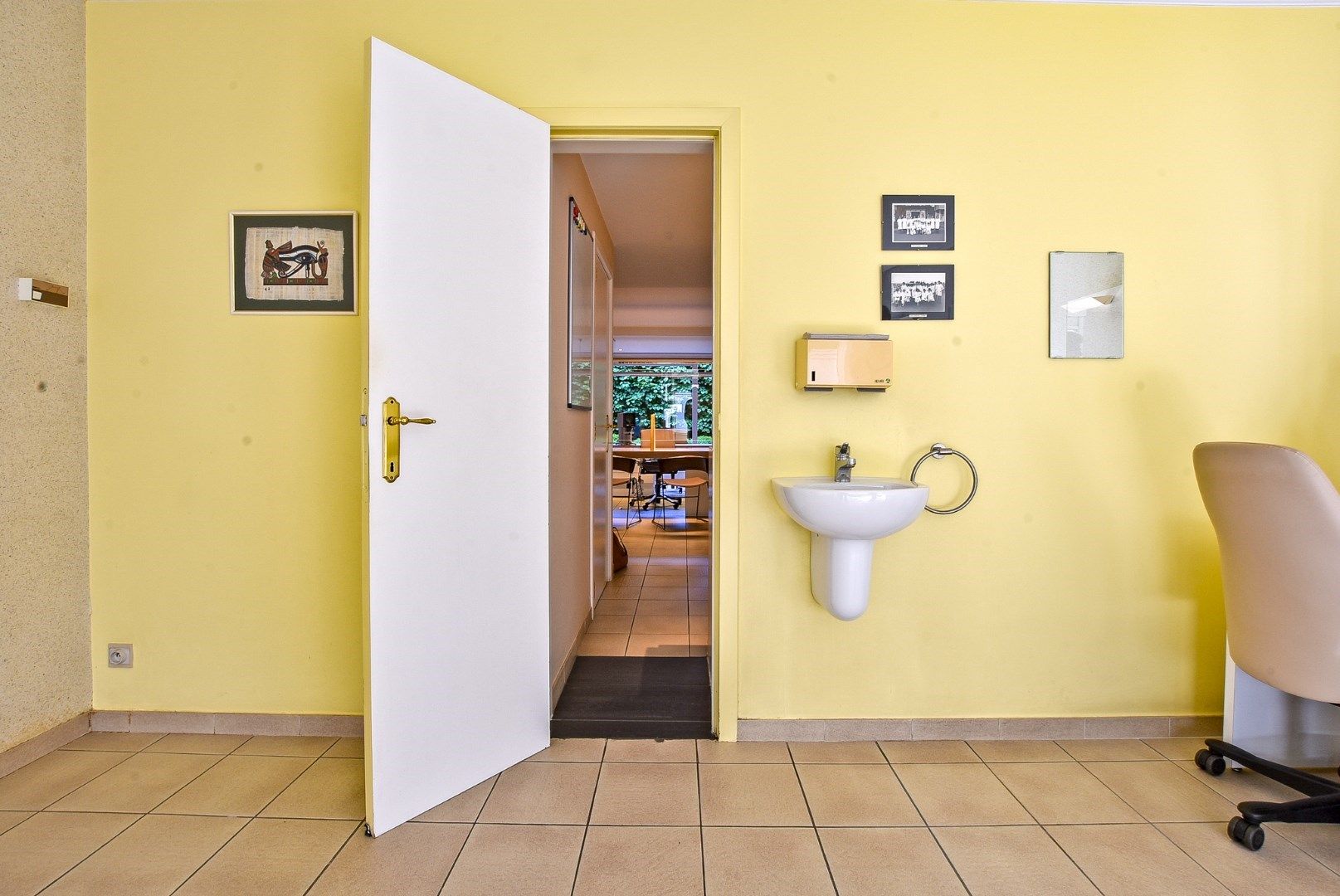 Ruim gelijkvloers appartement (127 m²) met tuin (30 m²) en 2 slaapkamers in hartje Nieuwpoort-stad foto 20