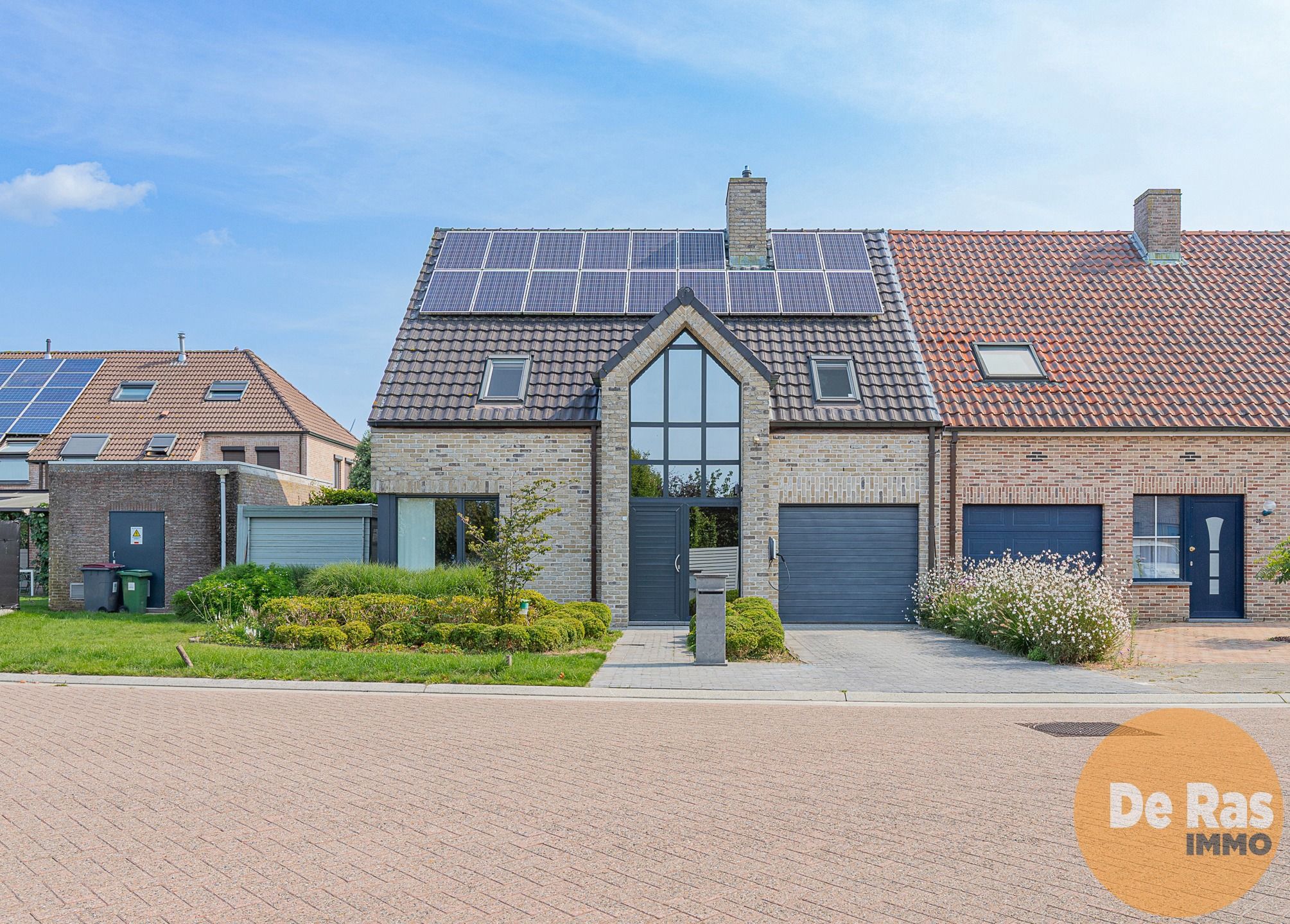 ZELE -Instapklare woning met 3 kamers op uitstekende locatie foto {{pictureIndex}}