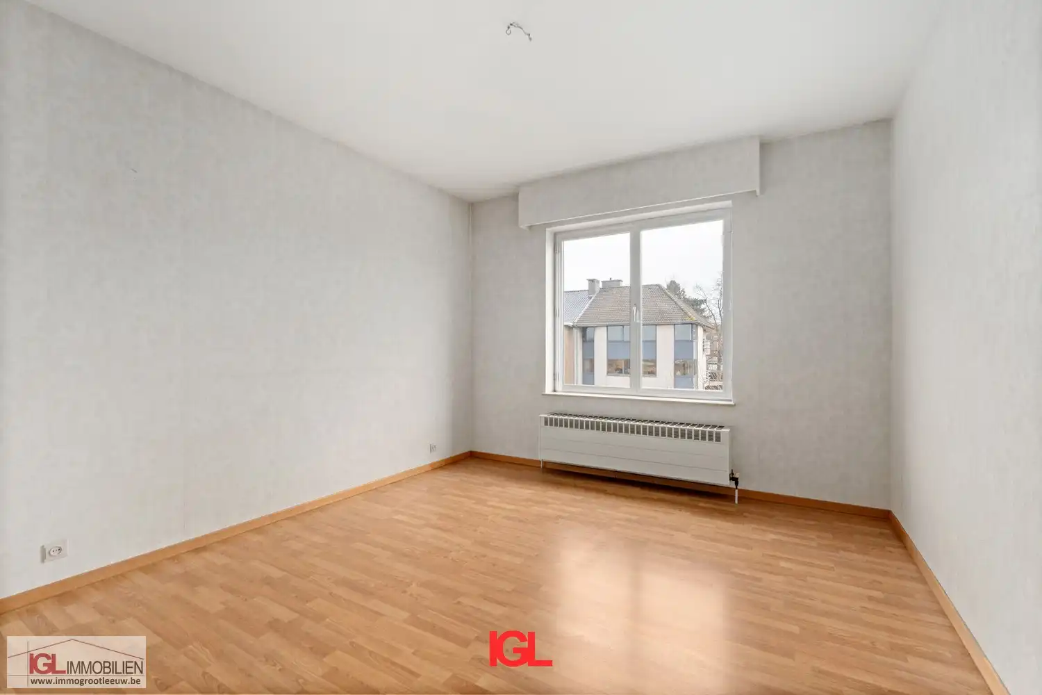 Lichtrijk 2-slaapkamerappartement met garagebox en kelder in Sint-Pieters-Leeuw foto 6