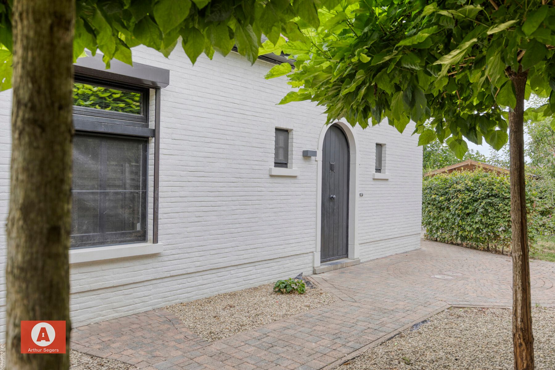 Landelijke open bebouwing in rustige, doodlopende straat foto 5