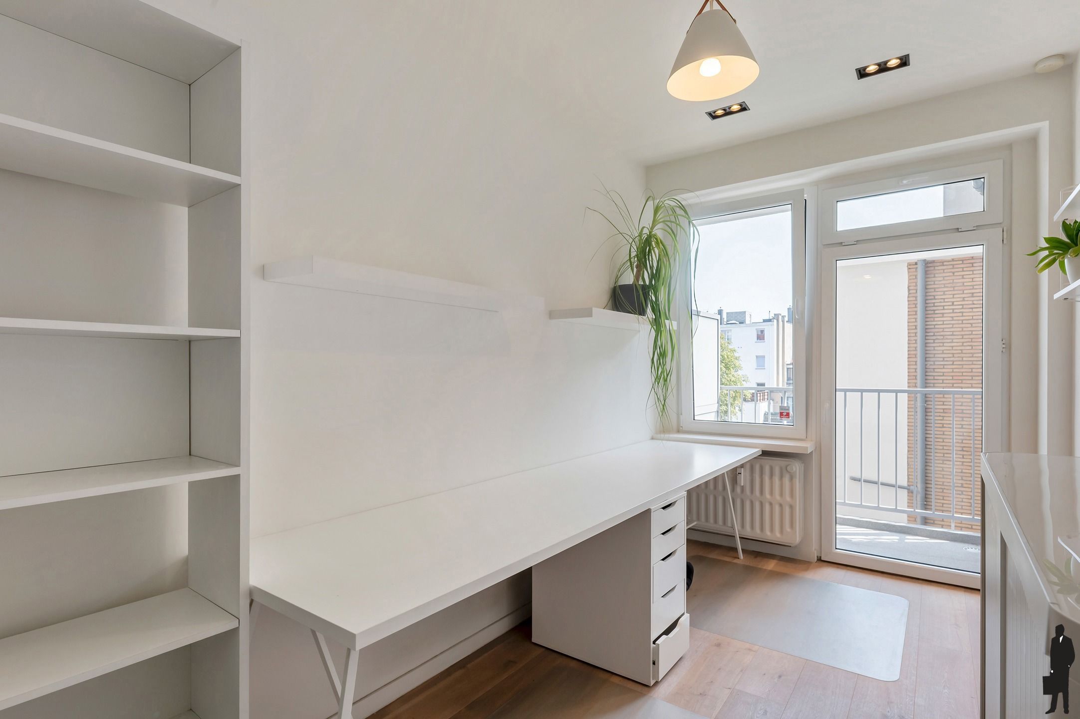 Instapklaar en prachtig gerenoveerd appartement met 2 slaapkamers en terras foto 14