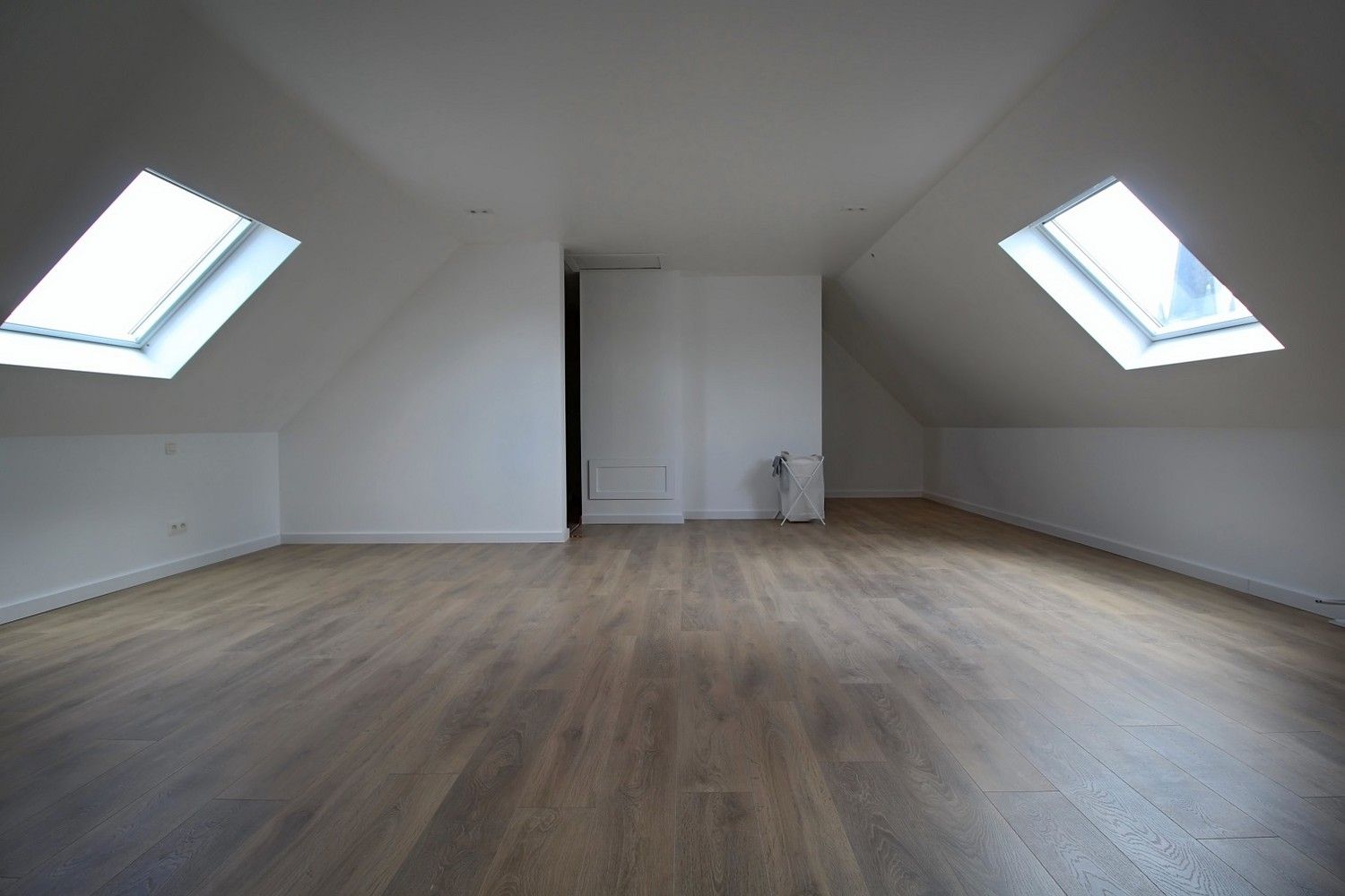Ruim duplex appartement met 3 slaapkamers en garage! foto 9