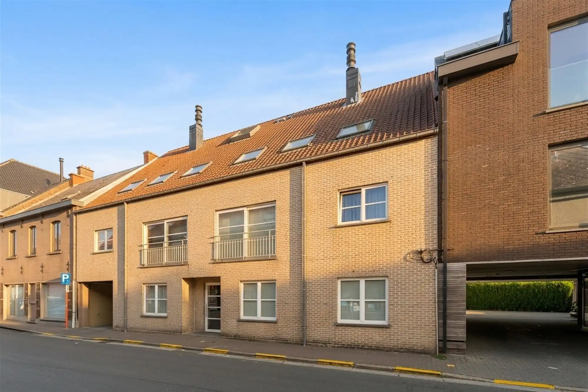 Mooi DORPS-APPARTEMENT met 2 slaapkamers, terras & zolder foto 17