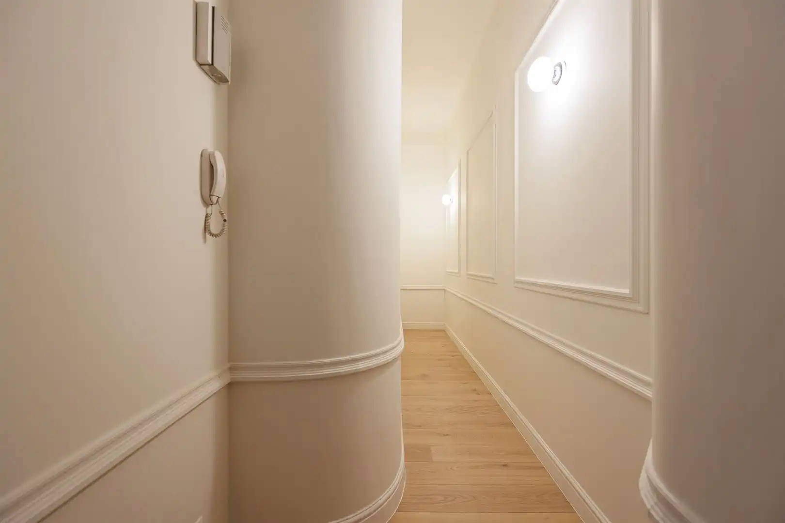 Gerenoveerd 2-slaapkamer appartement foto 7