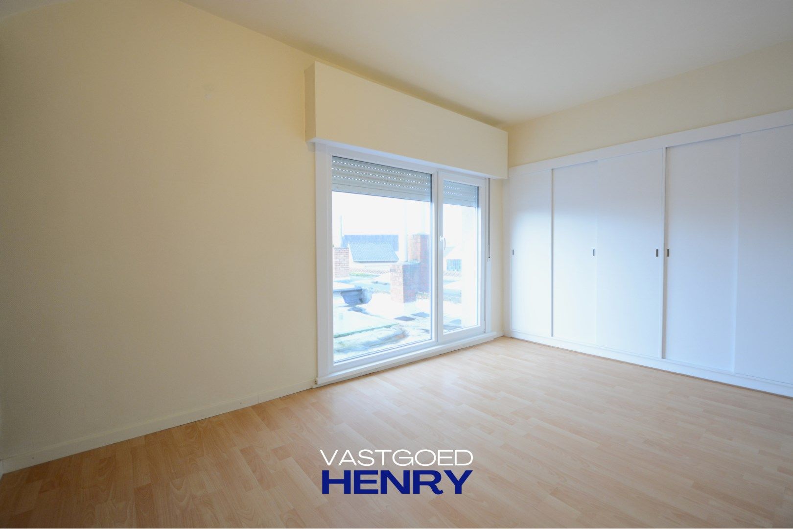 Gerenoveerde woning in hartje Adinkerke met garage! foto 12