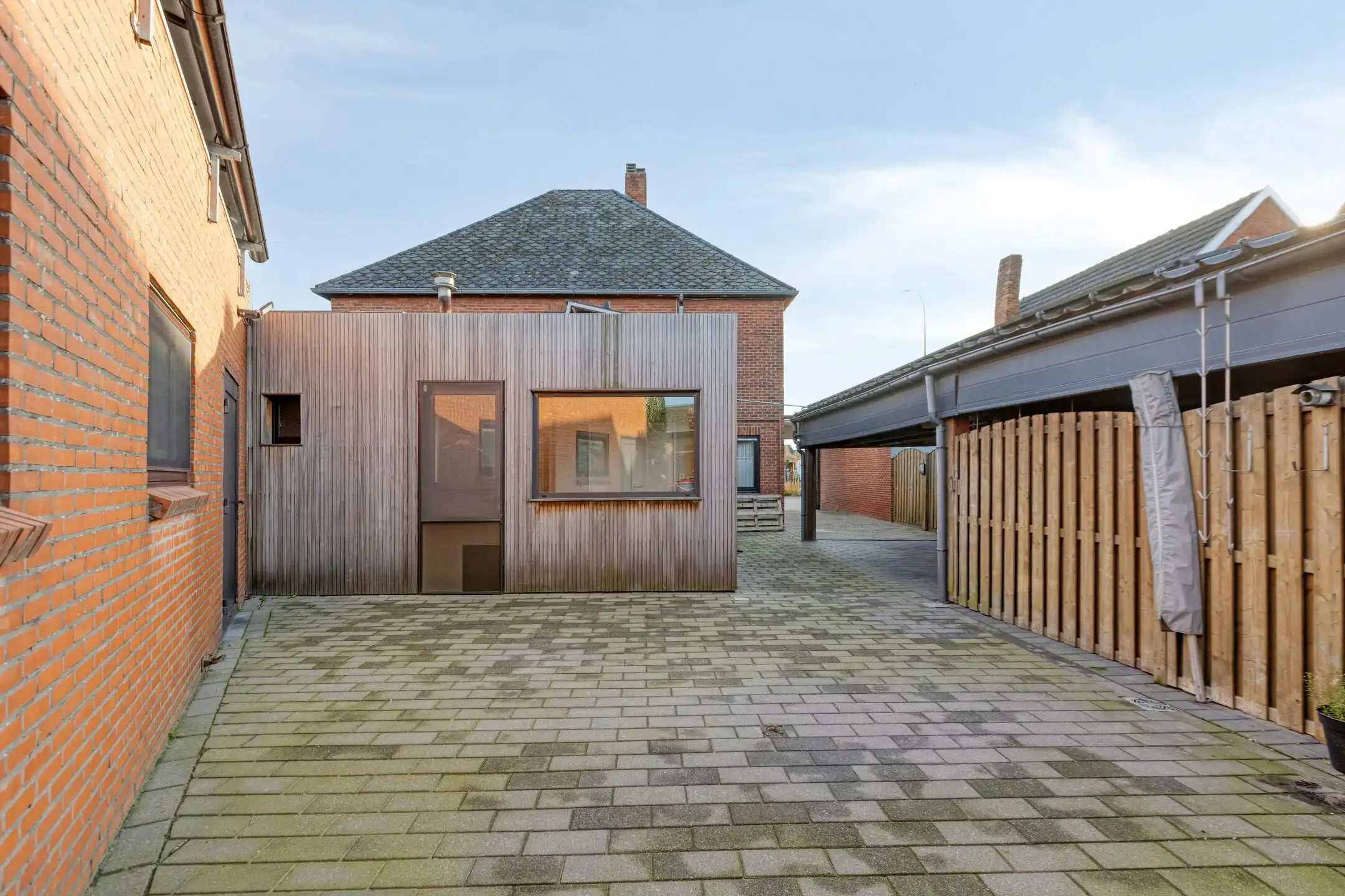 Zeer goed onderhouden handelshuis met handelsruimte en magazijn in centrum Overpelt te koop foto 20