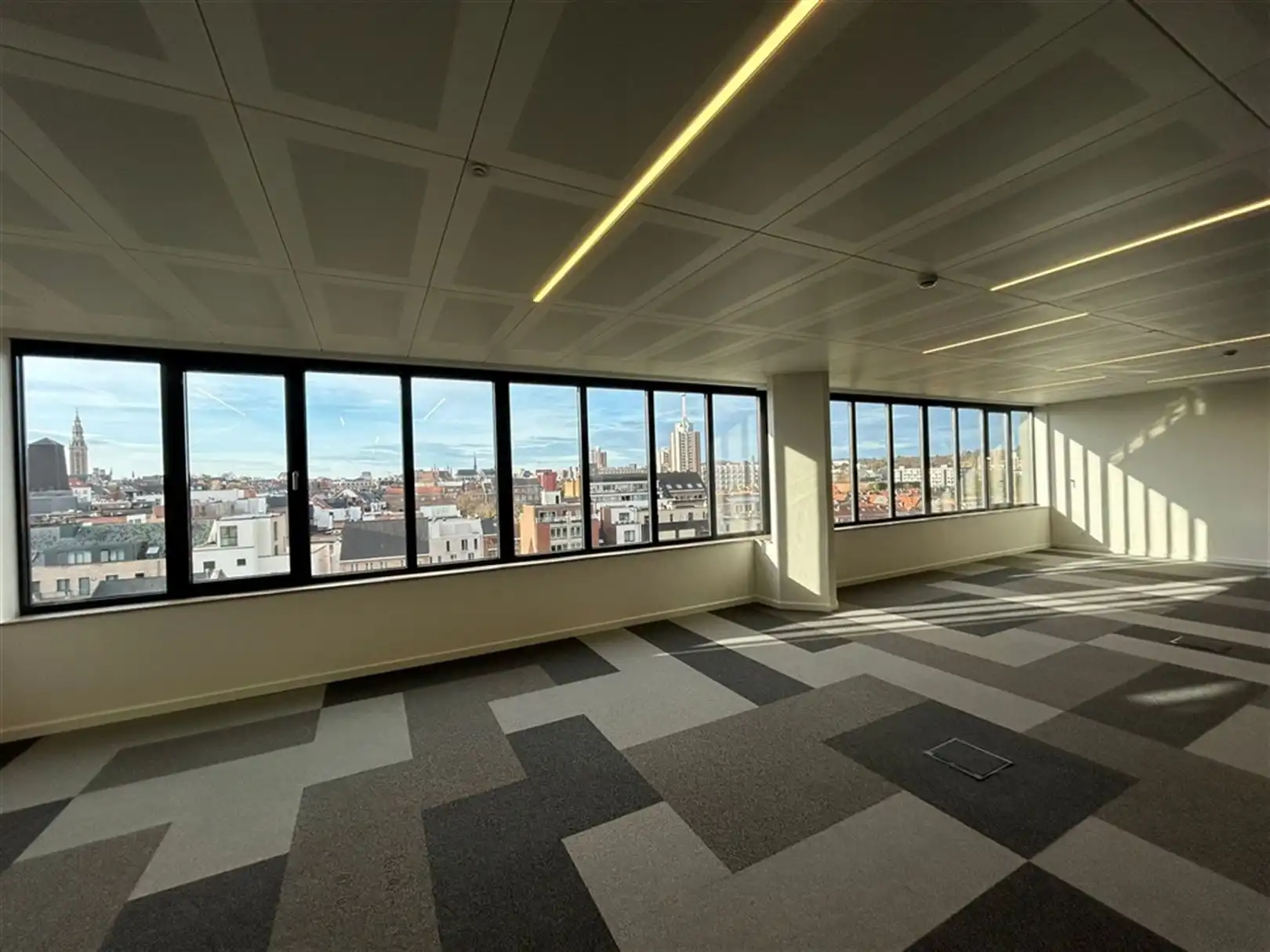 Volledig rerenoveerde kantoren te huur vanaf 150 m² foto 28