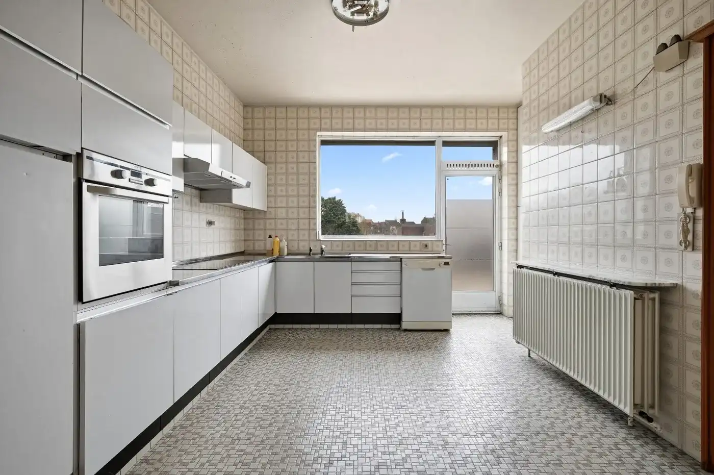 Te renoveren bel-étagewoning op topligging in het centrum van Tienen foto 2