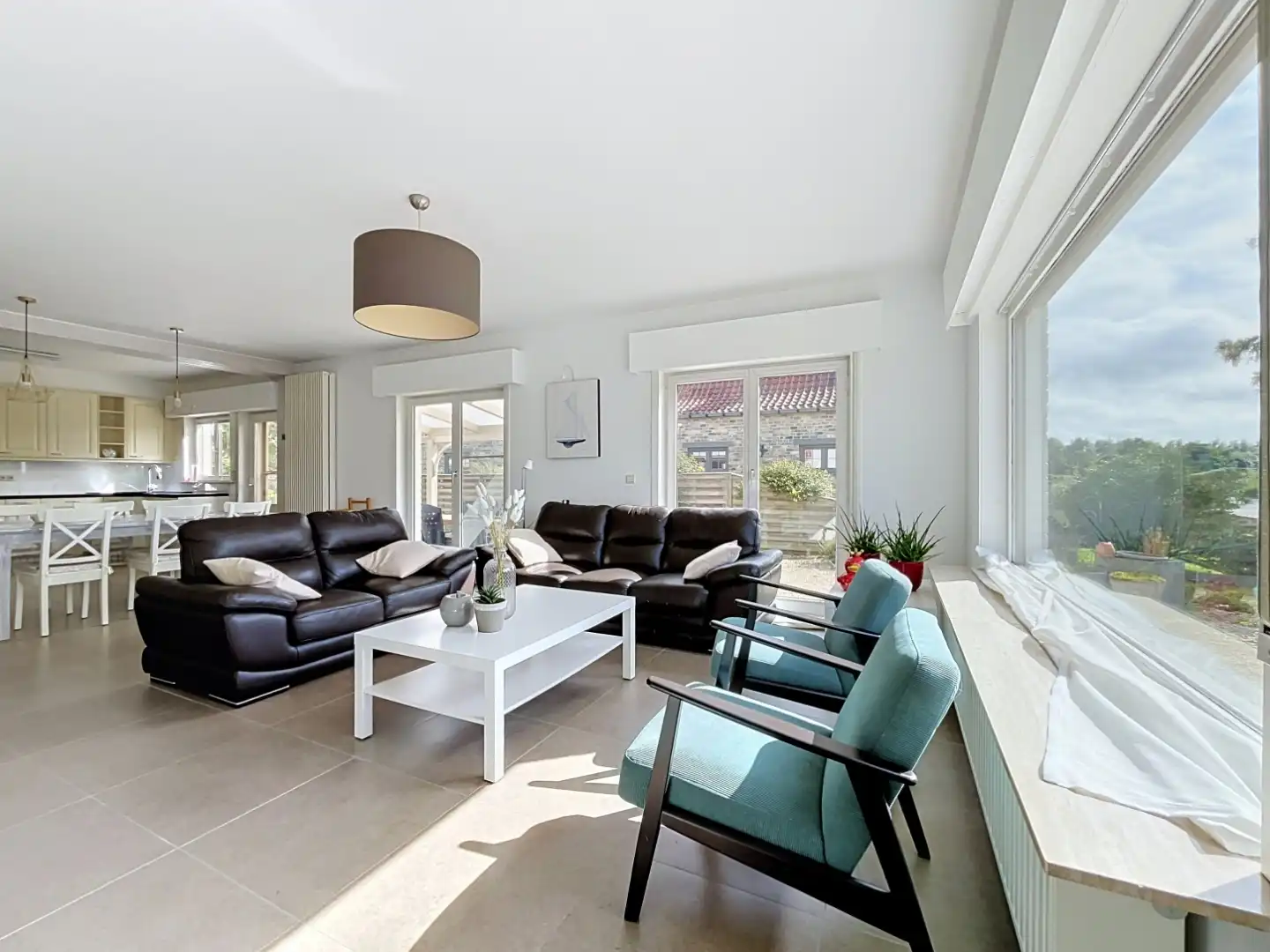 Bungalow woning met 3 slaapkamers, garage en tuin te Oostduinkerke – ideale gezinswoning in rustige omgeving! foto 4