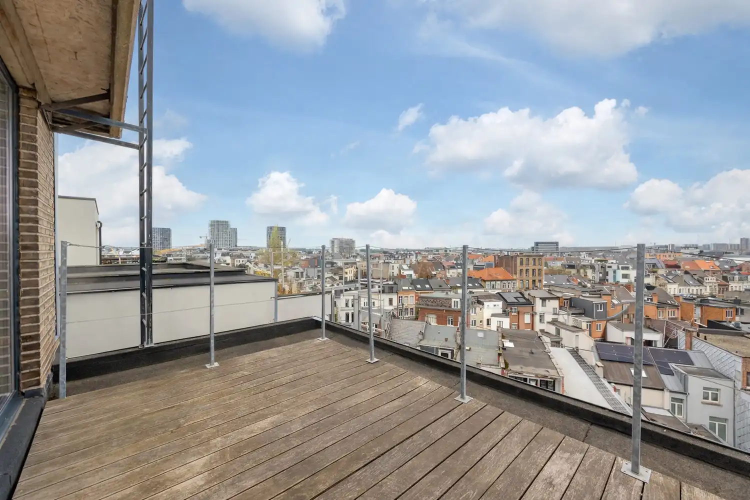 Lumineuze penthouse met giga-terras op absolute toplocatie op 't Zuid te Antwerpen! foto 18