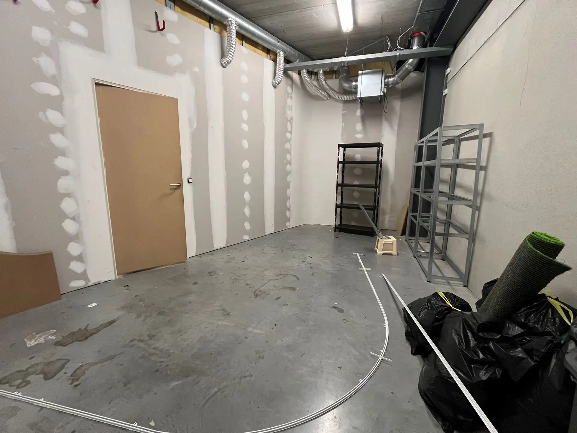 Veelzijdige showroom binnen Wijnegem Trade Towers || foto 7