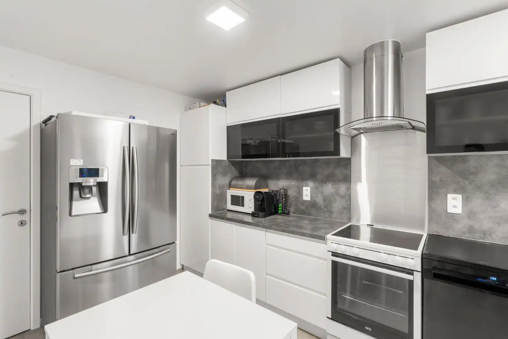 Ruime instapklaar bungalow op topligging foto 7