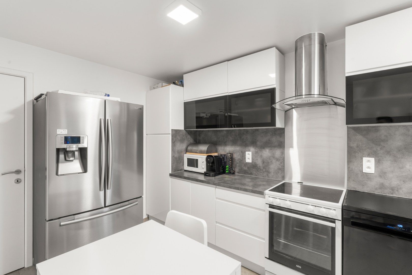 Ruime instapklaar bungalow op topligging foto 6