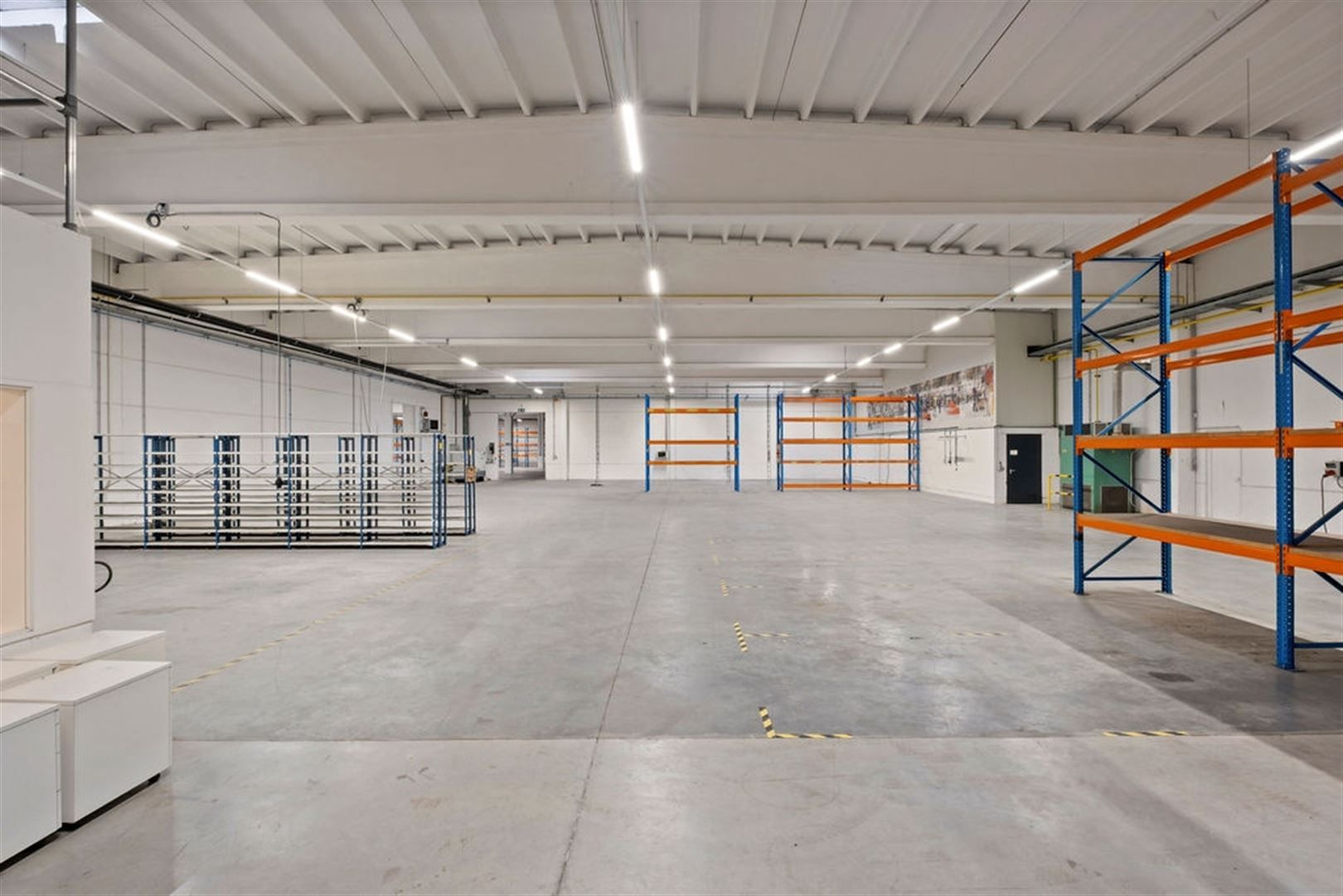 Magazijn met kantoren zichtlocatie E17 foto 6