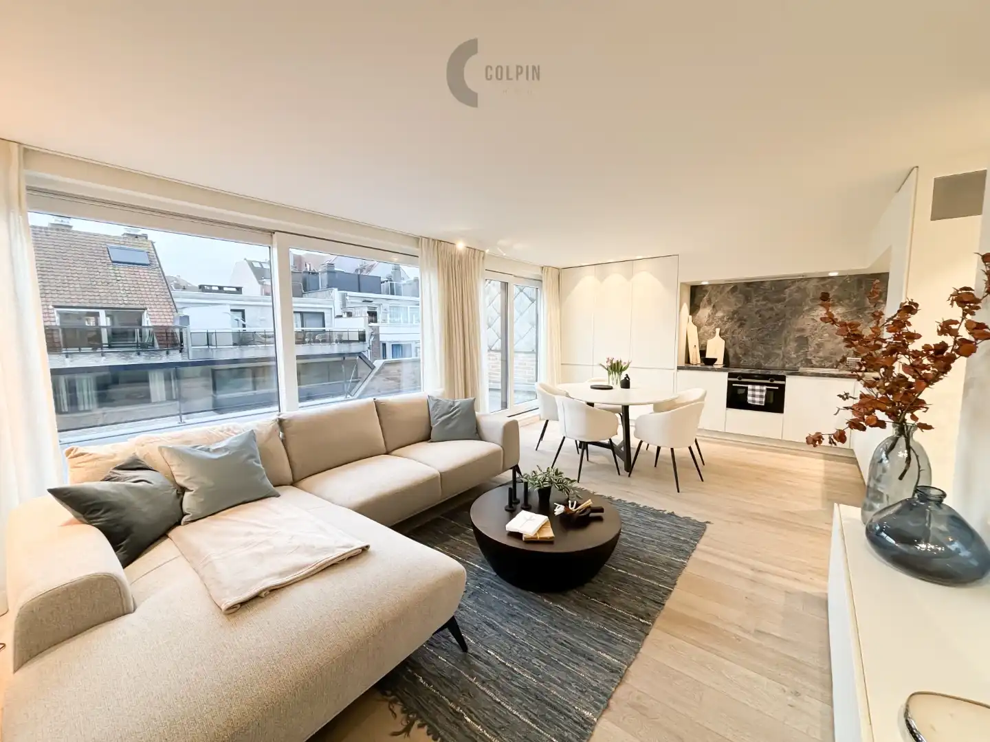 Mooi gerenoveerde penthouse met zijdelings zeezicht foto 6