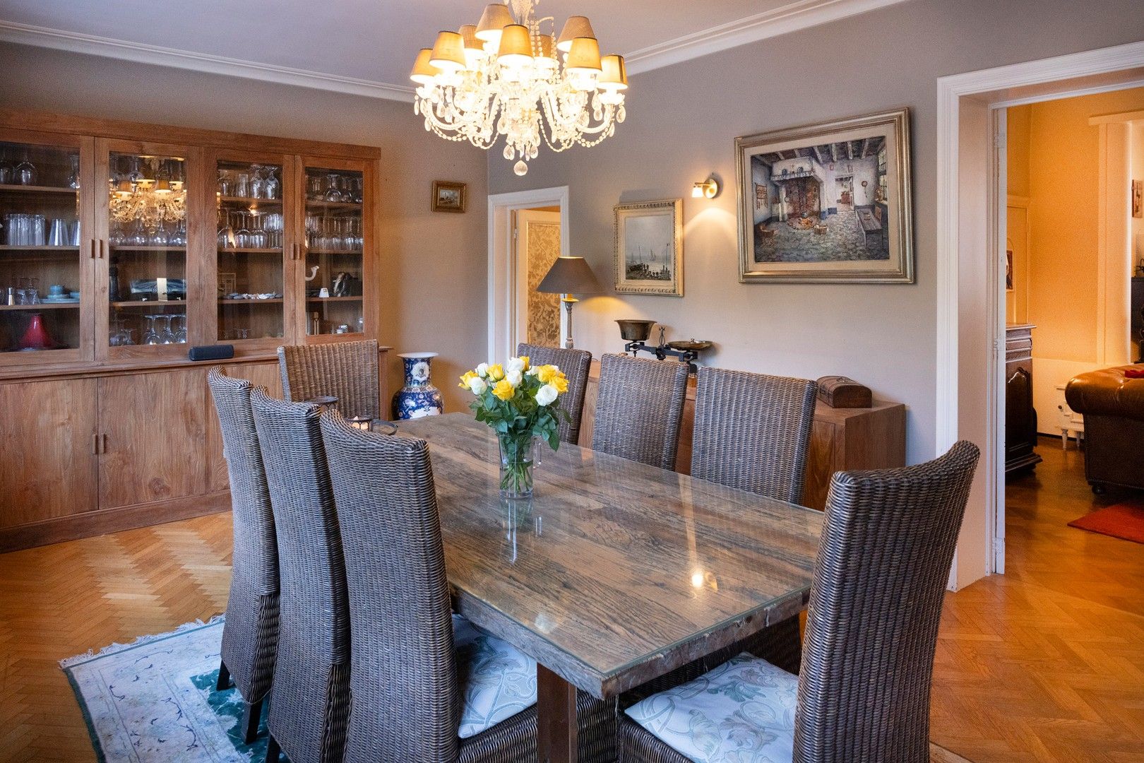 Ruim herenhuis met mooie binnentuin in hartje Wakken. foto 8