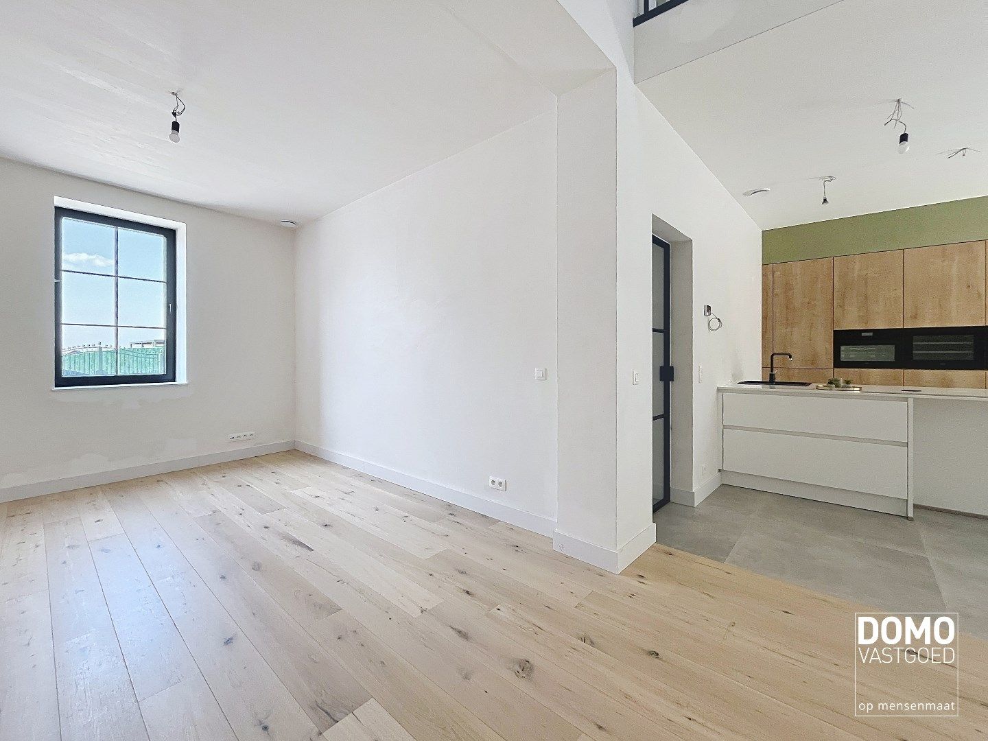 PRACHTIG GERENOVEERDE, LICHTRIJKE WONING MET 3 SLAAPKAMERS, 2 BADKAMERS, EEN ZONNIGE TUIN EN 2 PARKEERPLAATSEN TE GINGELOM (MIELEN-BOVEN-AALST)   foto 6