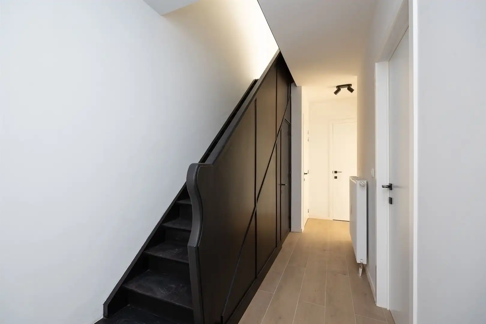 Gerenoveerde woning in zeer geliefde straat in centrum!  foto 8