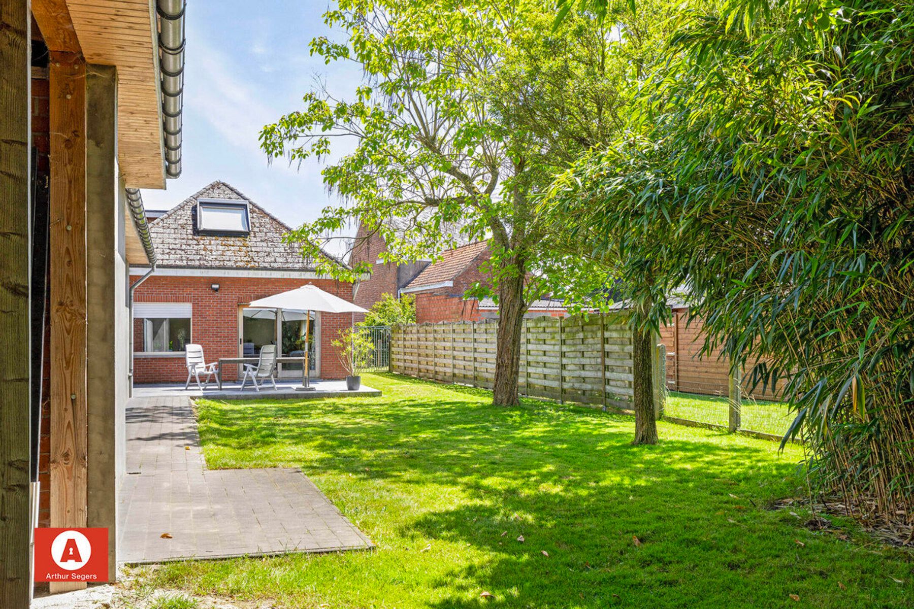 Open bebouwing op 12a met ZW gerichte tuin en ruim bijgebouw foto 24