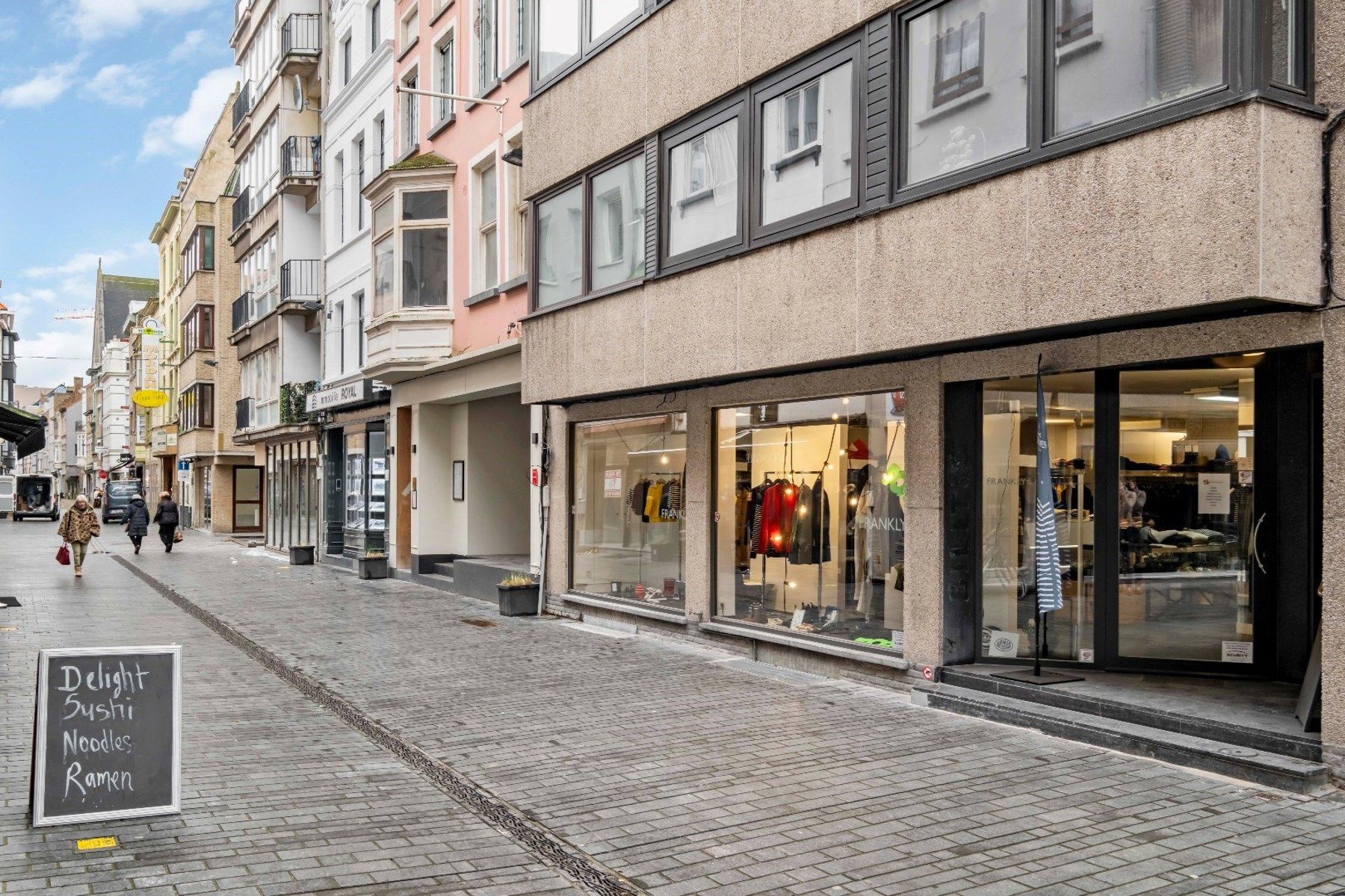Mooi ingerichte winkelruimte in het centrum van Oostende. foto {{pictureIndex}}