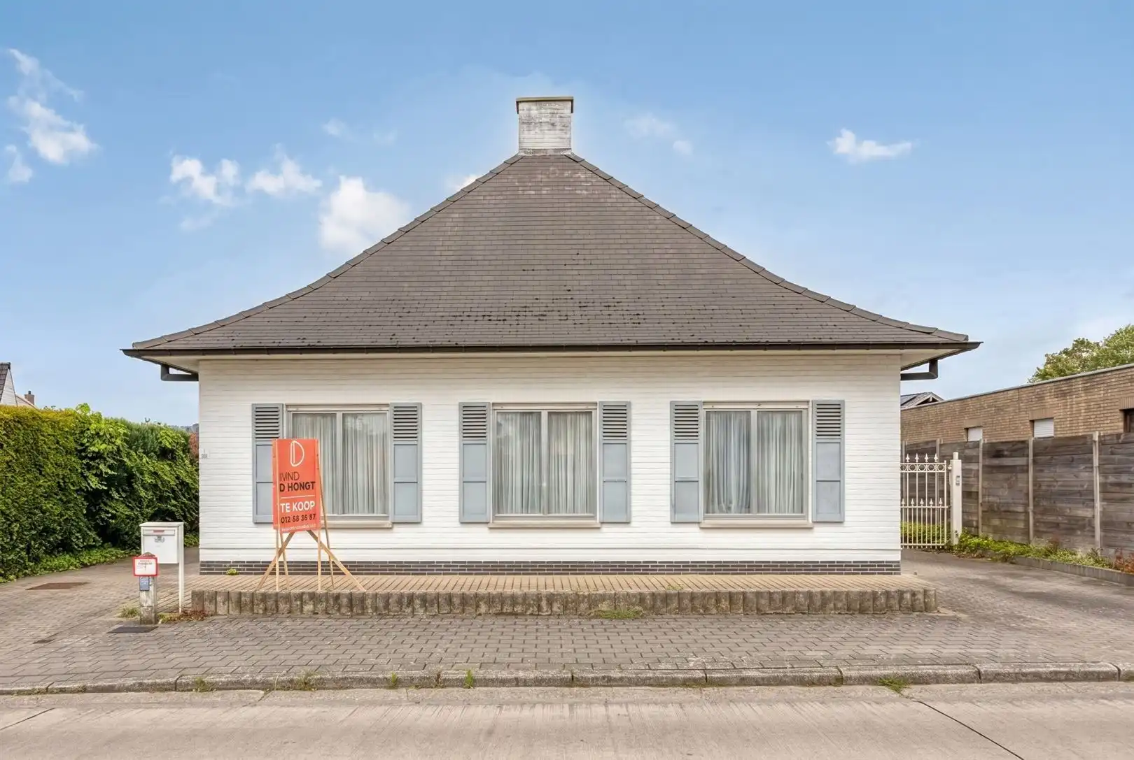 Villa met achterliggend kantoorgebouw foto 3