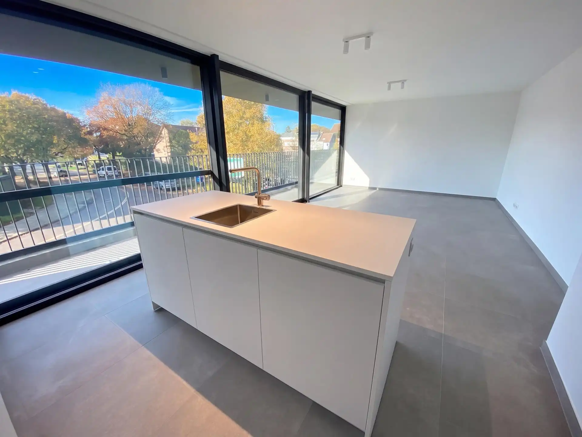 Recent appartement met twee slaapkamers in een rustige straat foto 3