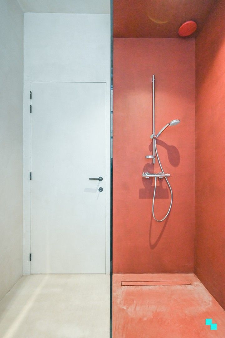 Stijlvol gerenoveerd appartement in hartje Kortrijk foto 14