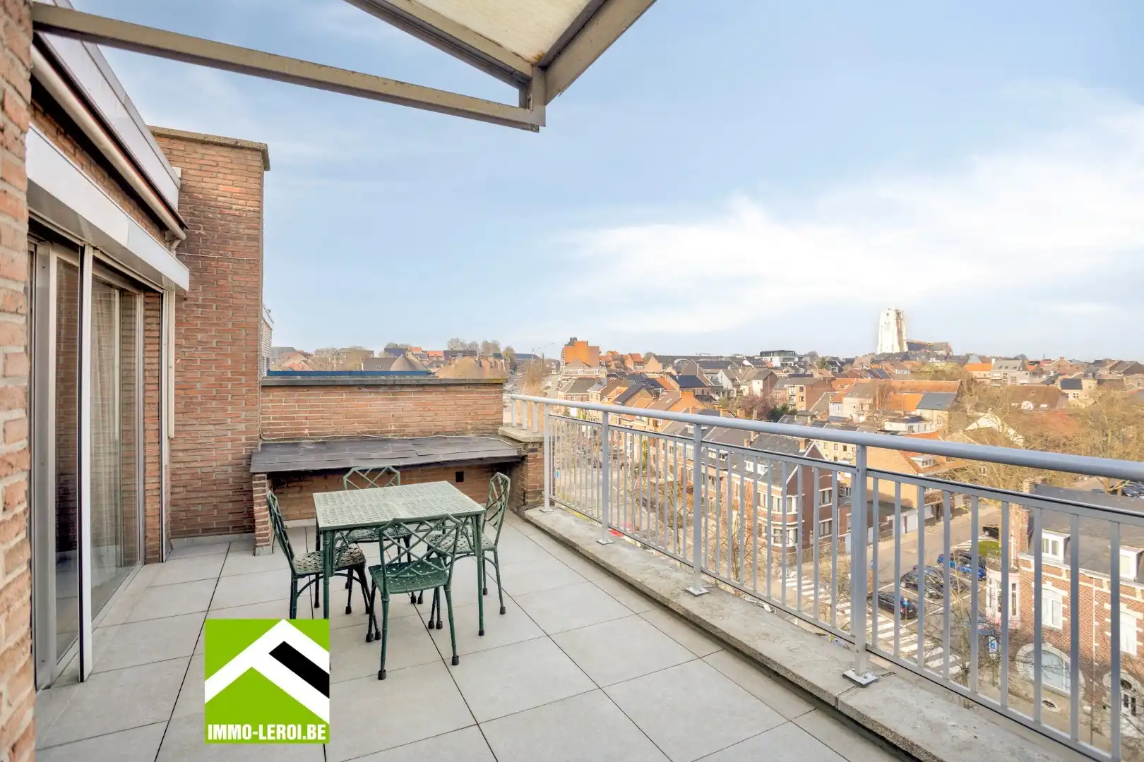 Ruim penthouse / dakappartement met 2 prachtige terrassen + zicht over Tongeren foto 2