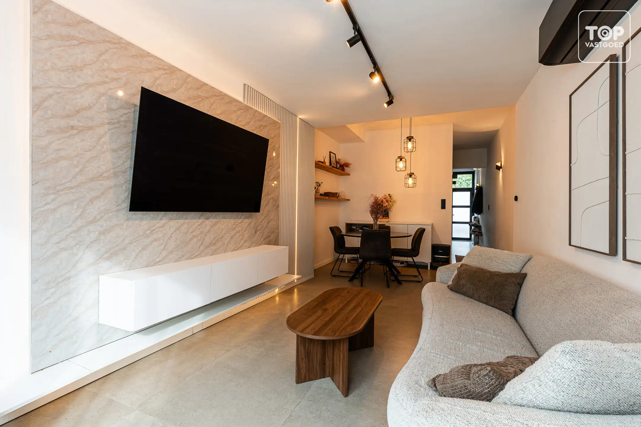 Recent gerenoveerde woning met 4 slaapkamers op TOPlocatie foto 9