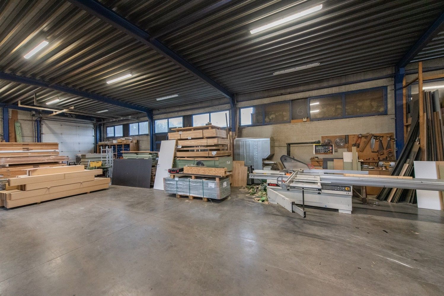 300m² KMO-unit met 195m² woonst foto 5