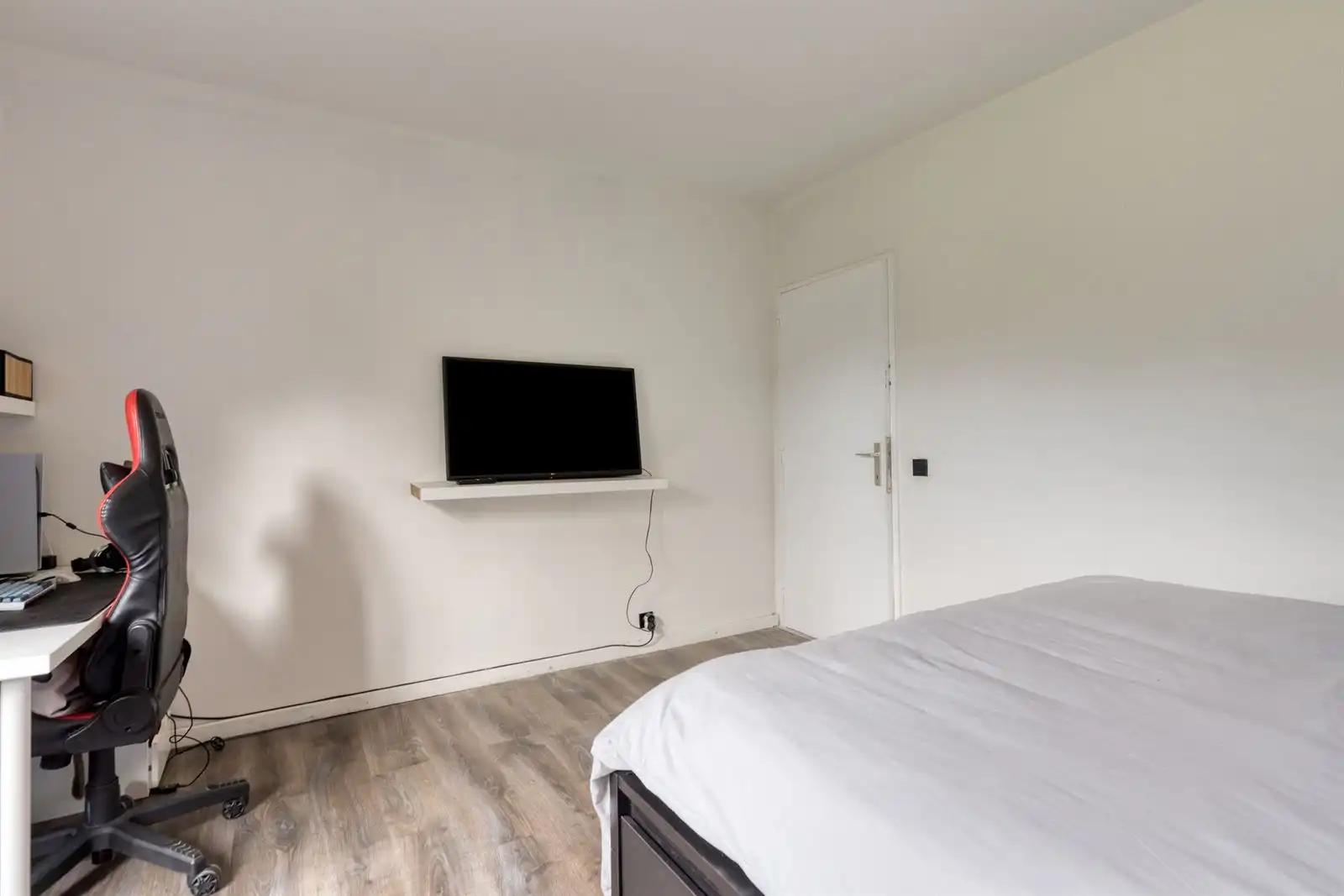 Wonen aan het water, woning met potentieel foto 12