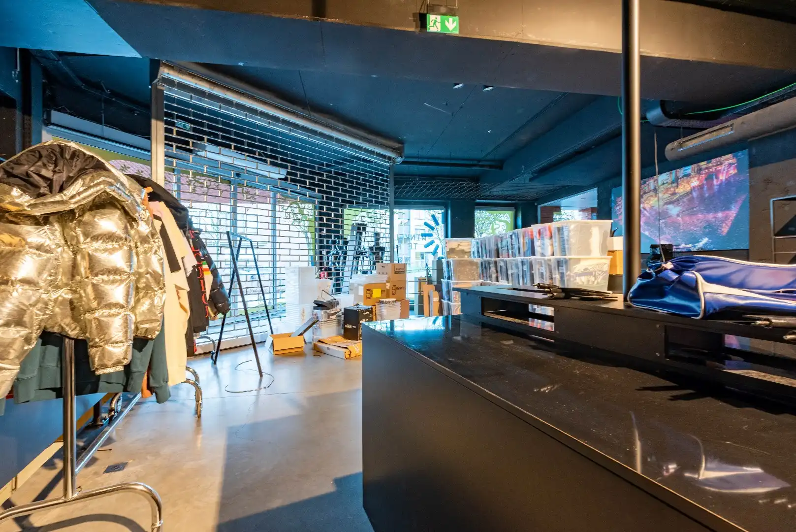 Ruim zichtbaar hoekpand in de Kloosterstraat foto 7