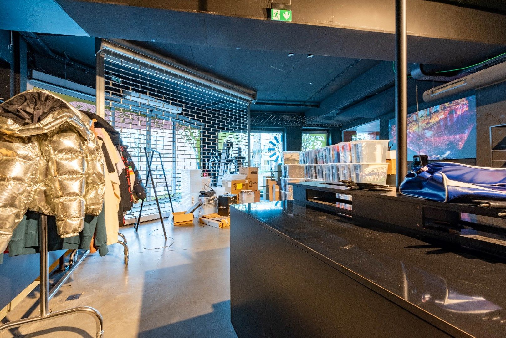 Ruim zichtbaar hoekpand in de Kloosterstraat foto 7