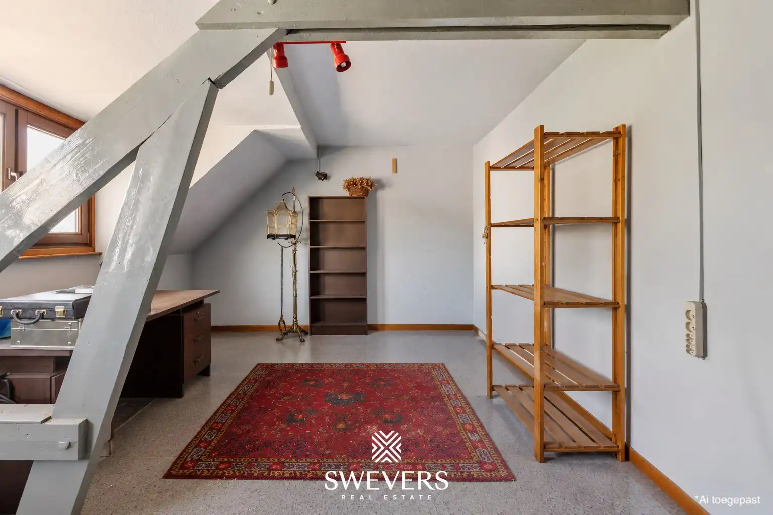 Uitstekend gelegen te renoveren woning met 3 slaapkamers foto 19
