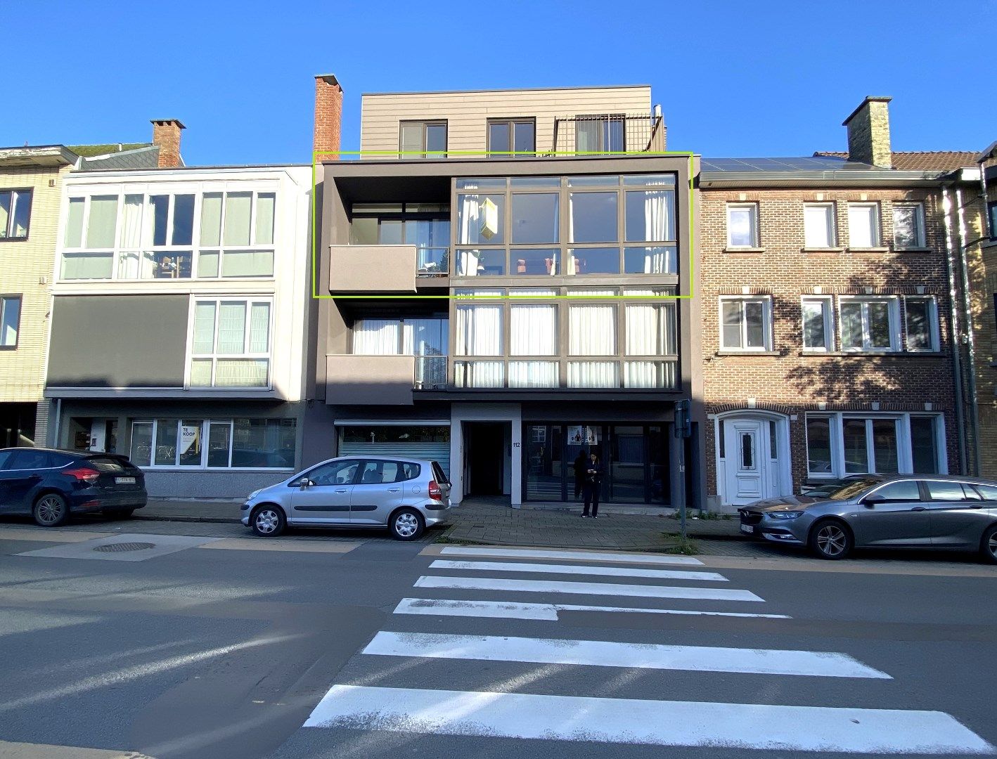 GEZELLIG, INSTAPKLAAR APPARTEMENT IN HARTJE DEINZE MET 2 SLPKS EN TERRAS foto 11