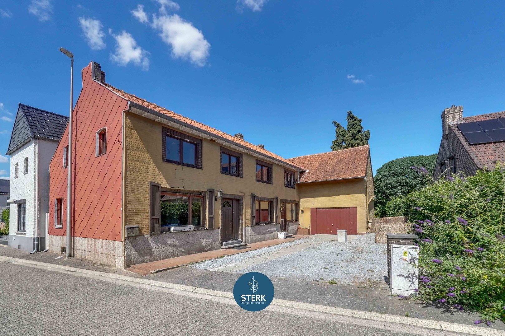 OP TE KNAPPEN GEZINSWONING MET EEN BEWOONBARE OPP. VAN 190 M² TE BOORSEM !  foto {{pictureIndex}}