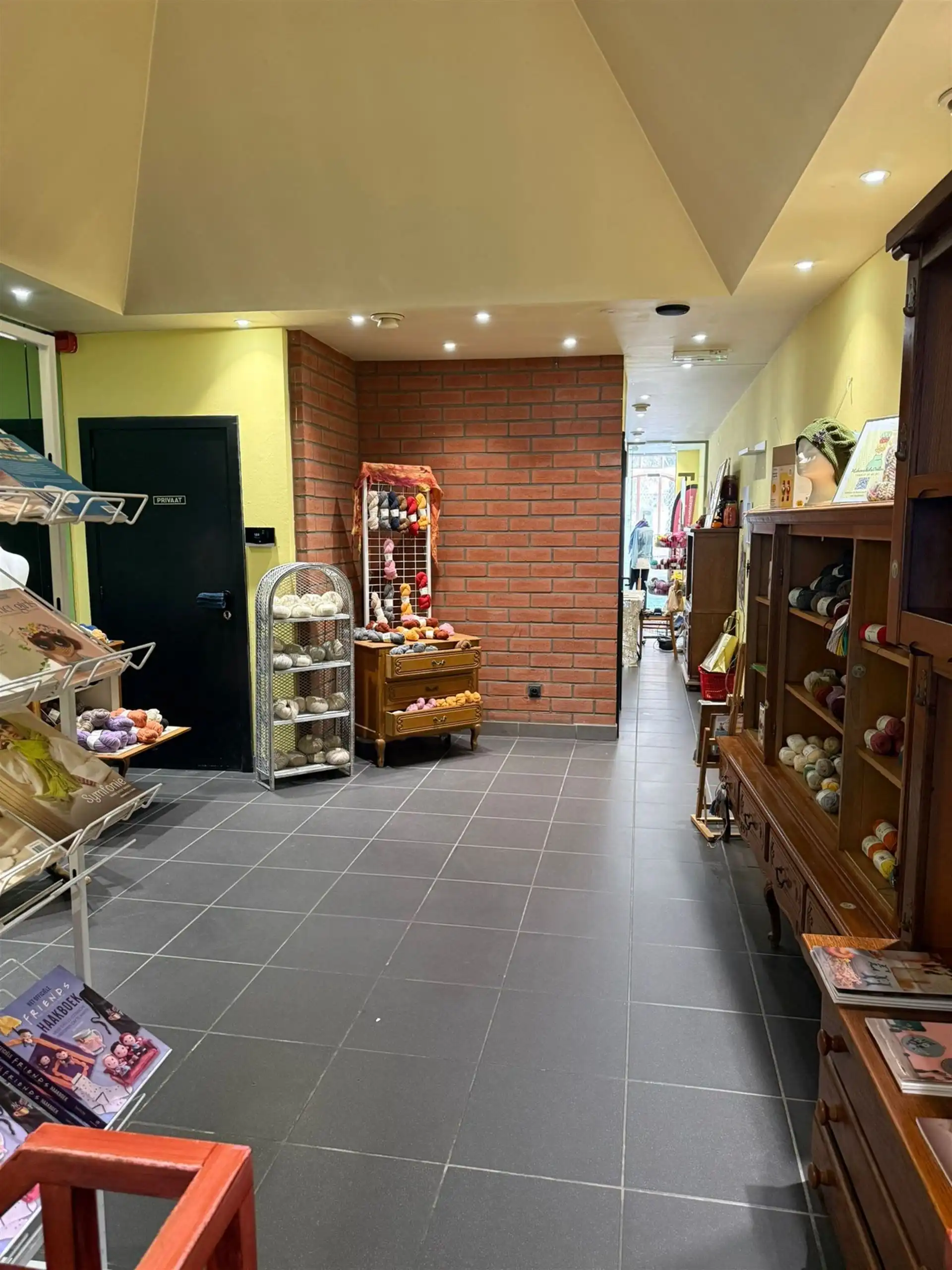 Handelspand met grote etalage op een toplocatie aan de Grote Markt te Mechelen! foto 12