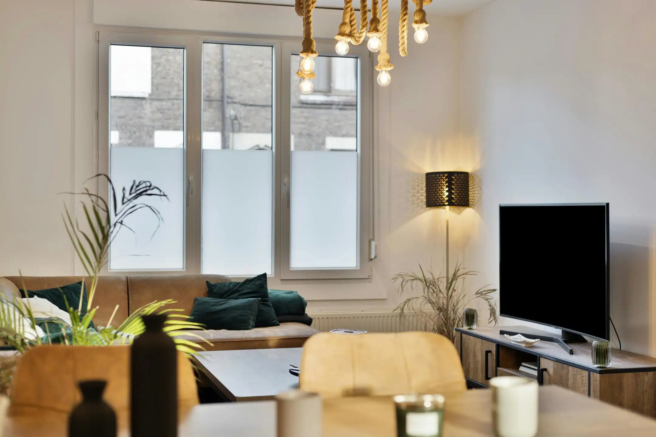 Volledig gerenoveerde woning met tuin te koop in Luchtbal!  foto 3