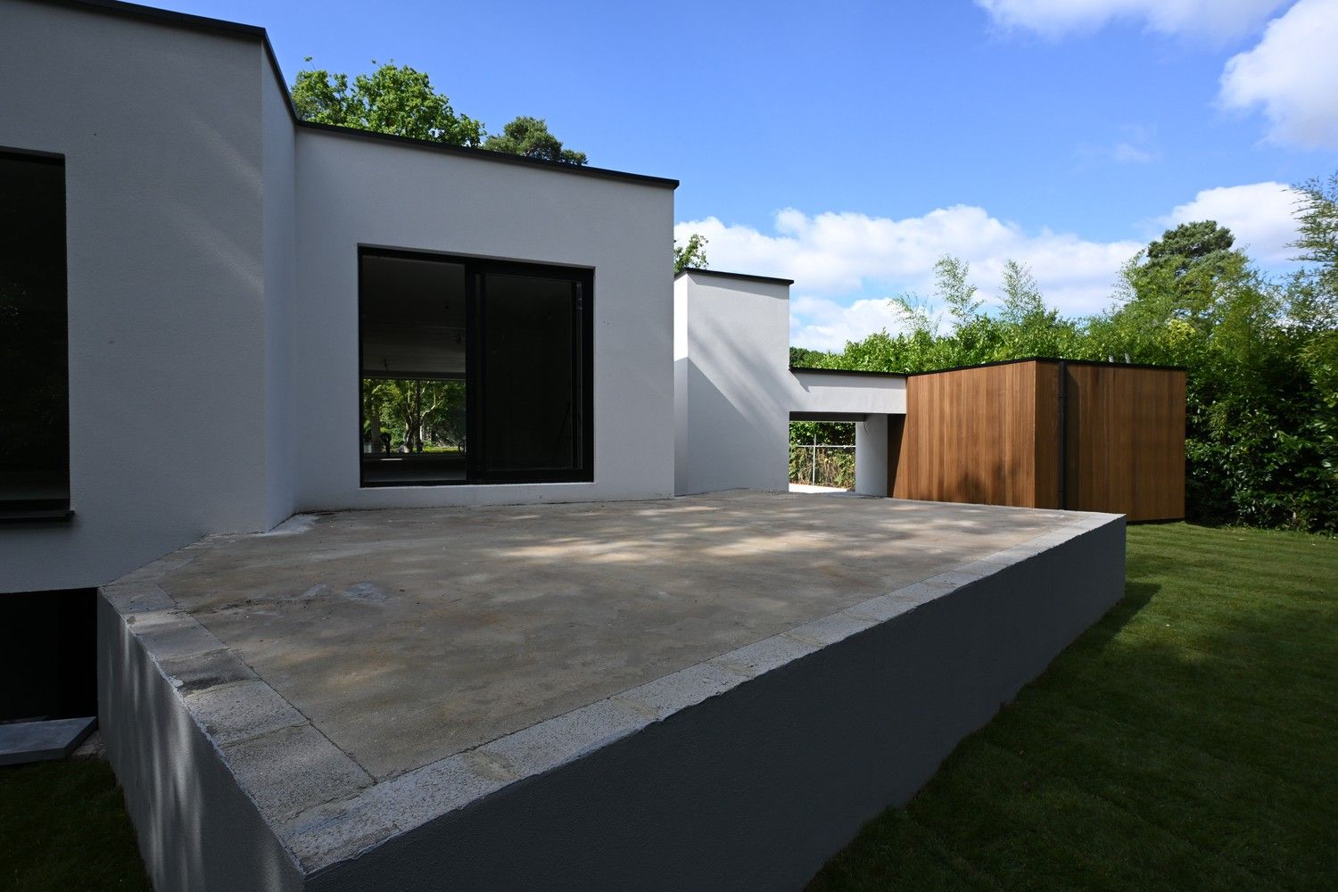 Exclusieve villa met zwembad en topafwerking op 16a50ca in Maasmechelen foto 23