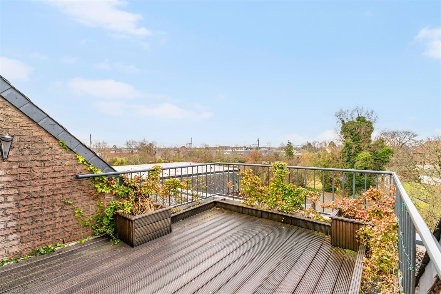 DAKAPPARTEMENT MET 1 SLAAPKAMER, FIJNE WOONKAMER EN AUTOSTAANPLAATS foto 8