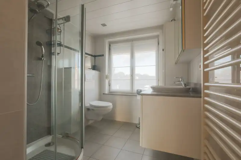 Centraal en toch rustig gelegen woning met tuin, garage en 3 slaapkamers (meer mogelijk); Energielabel D makkelijk haalbaar! foto 4