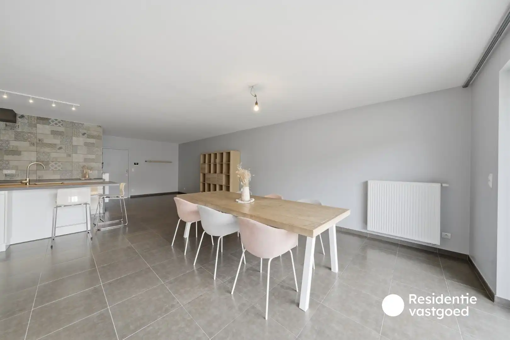 Recente en instapklare woning met 3 slaapkamers, garage en tuin te Zandvoorde! foto 6