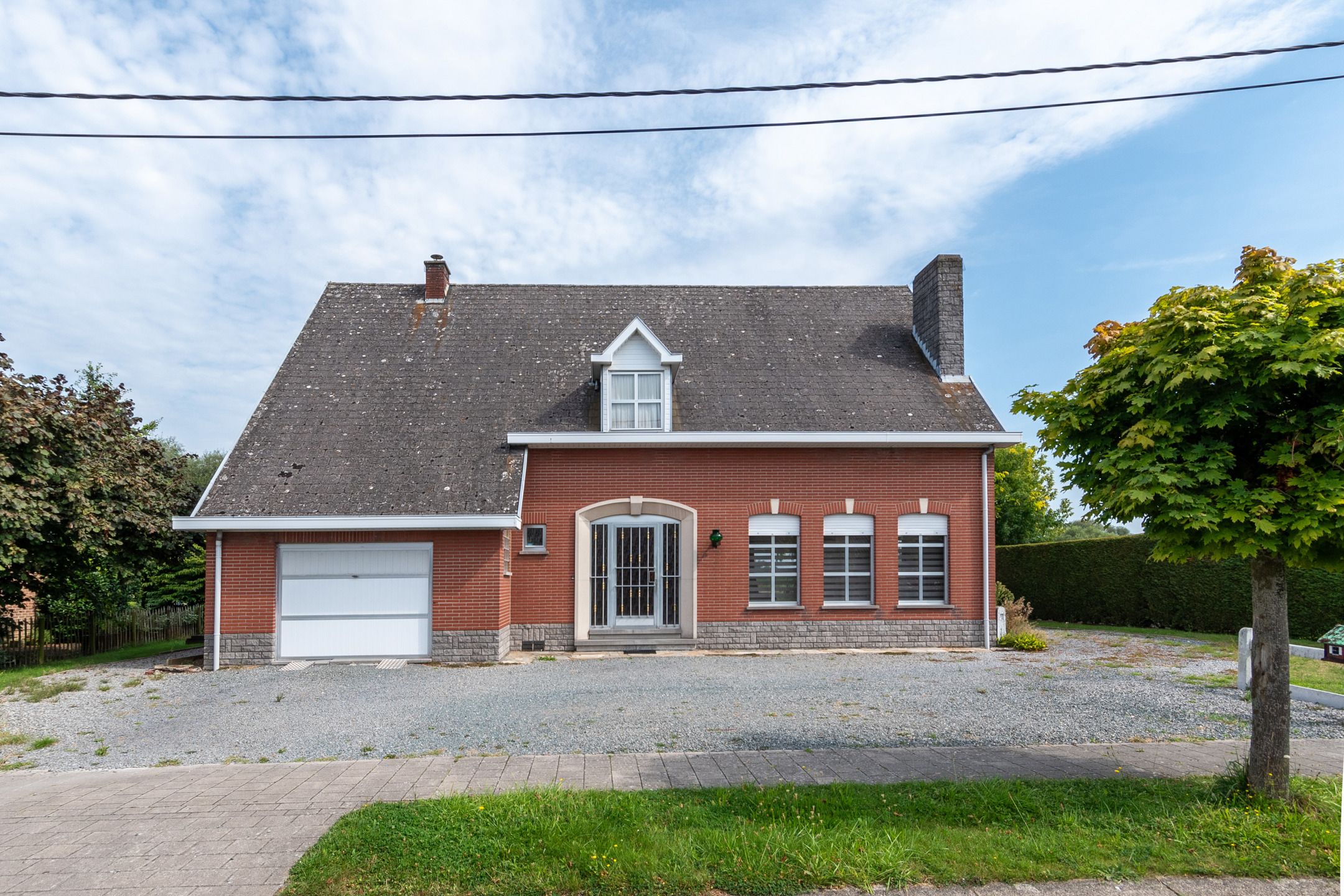 Te renoveren villa in rustige woonwijk foto 1