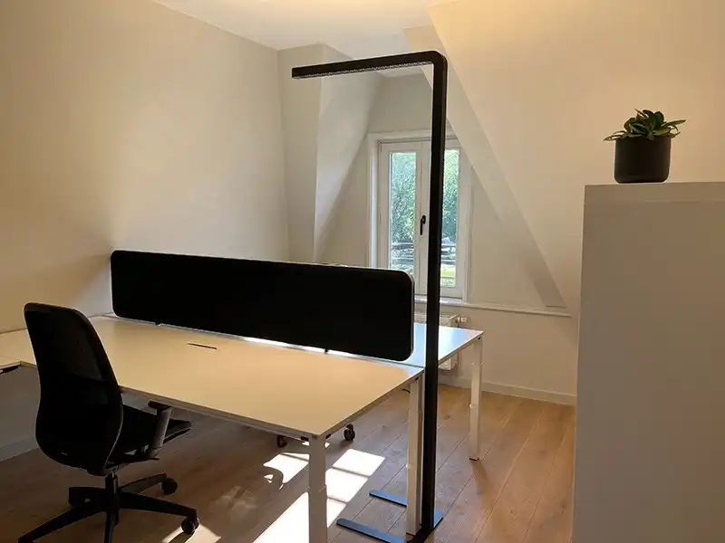 Gerenoveerd kantoorgebouw in Brugge: een nieuwe werkplekervaring! foto 12