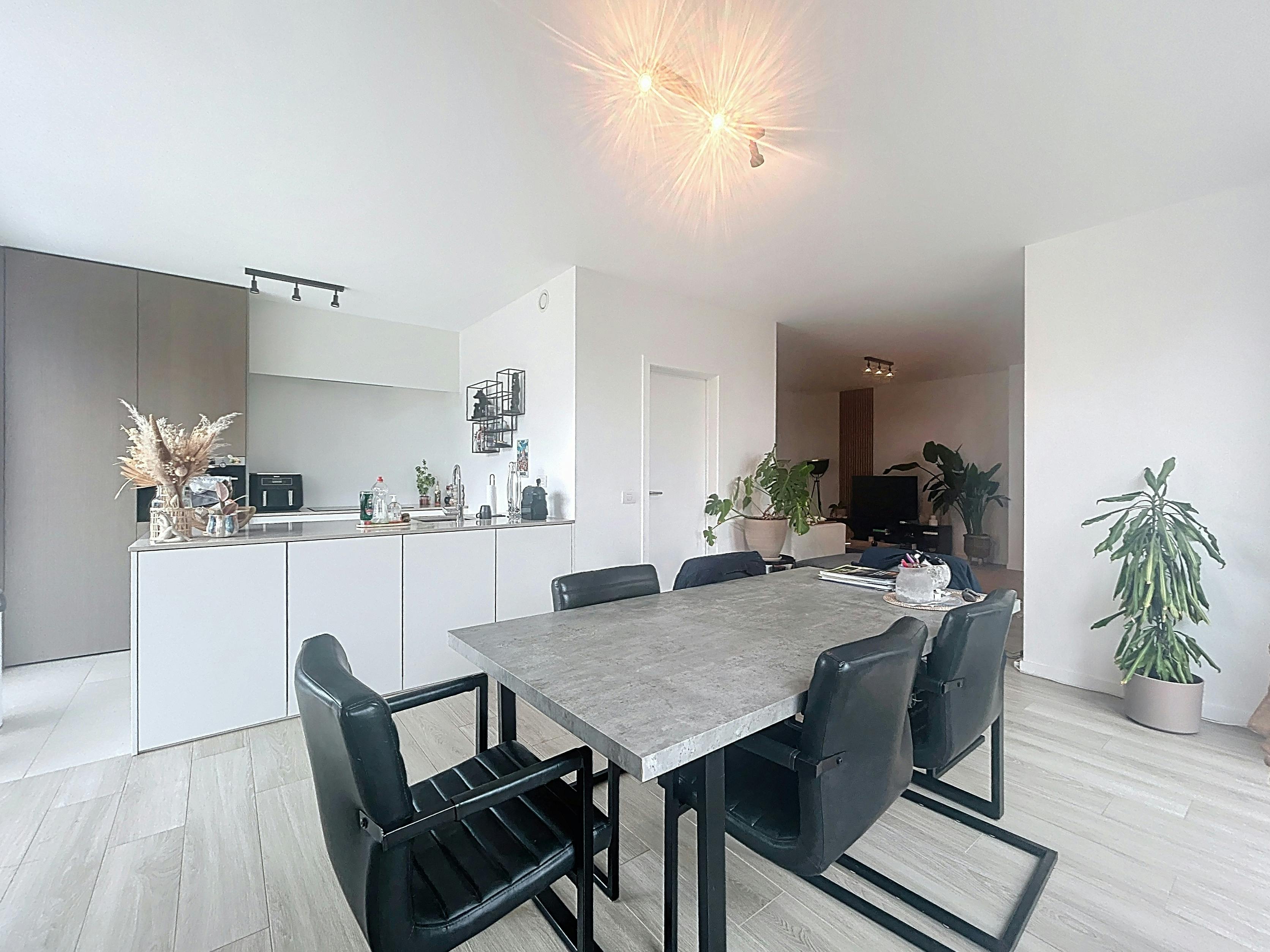 Prachtige ruime halfopen woning te huur in Waregem foto 6