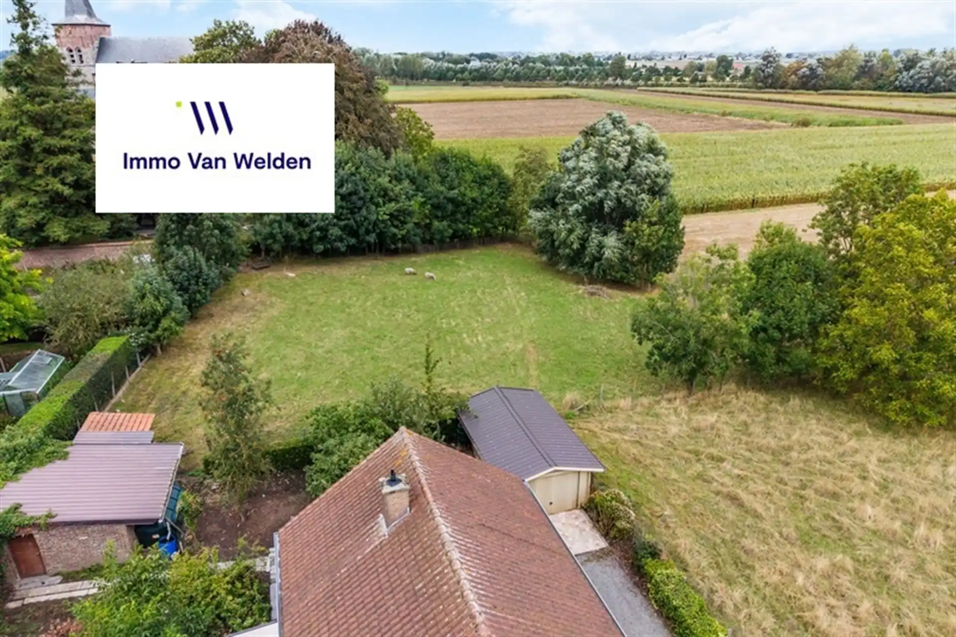 Vrijstaande woning met uitzonderlijk ruim perceel en landelijk uitzicht foto 37