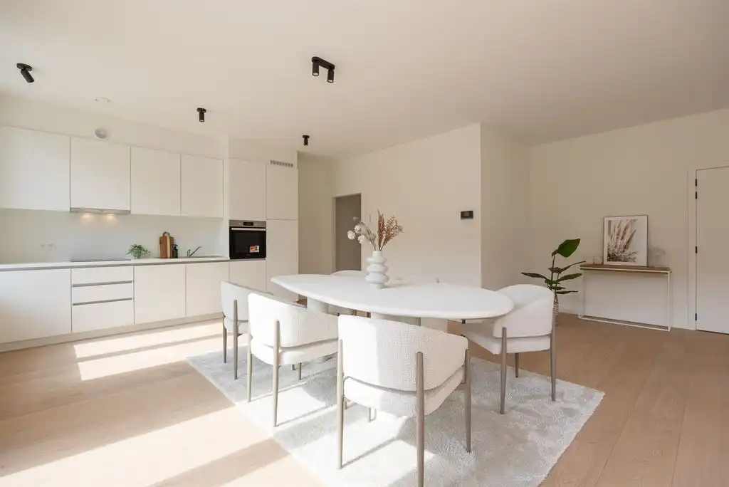 Luxueus gelijkvloers app met ruime tuin foto 3