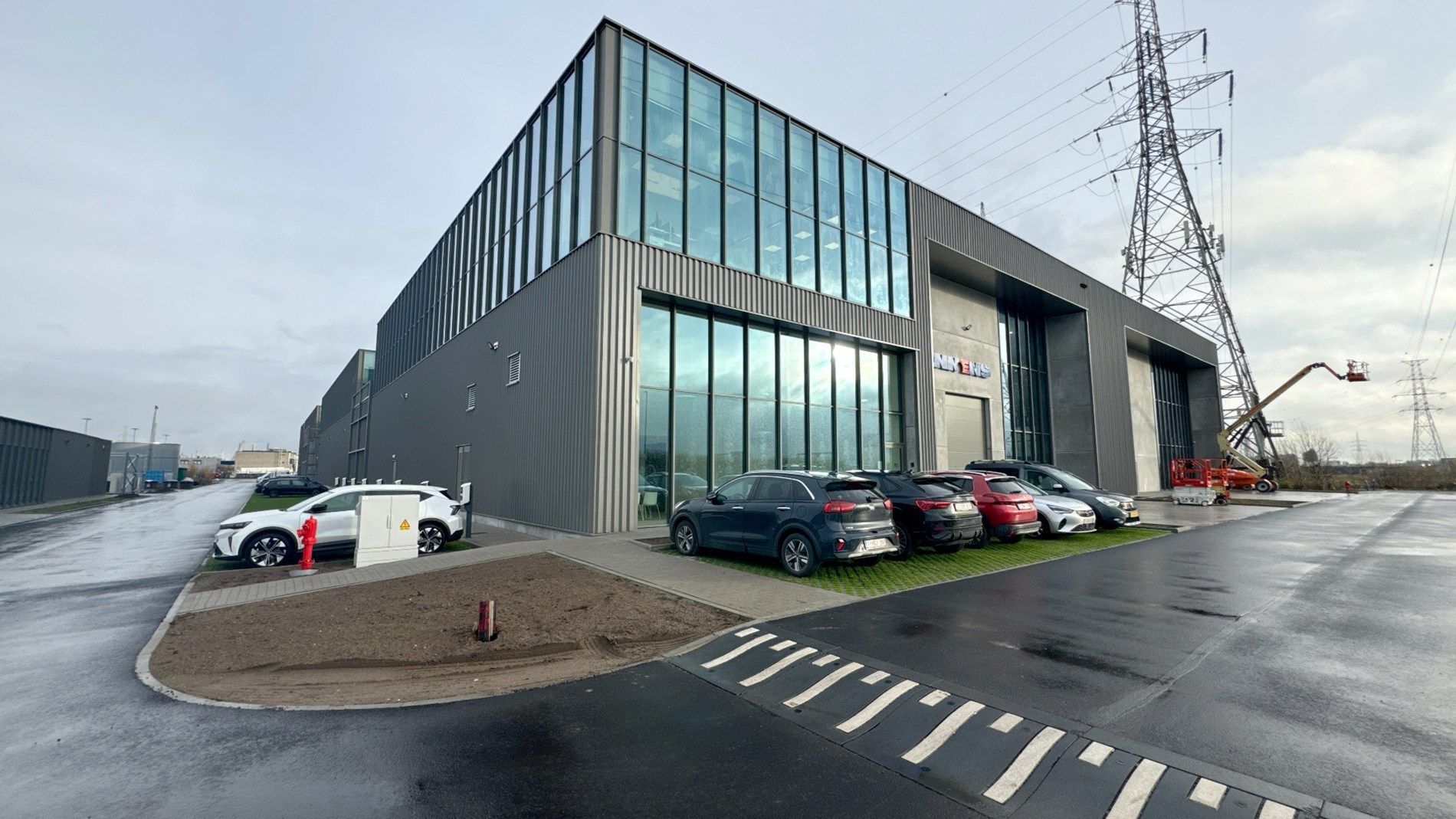 Nieuwbouw magazijn en kantoor te huur in West Port Zwijndrecht foto 19